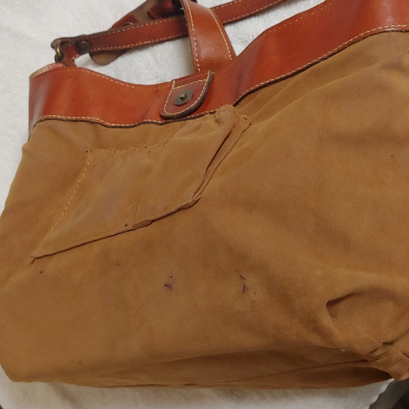 Patricia Nash. Large, Italian leather shoulder bag - Picture 15 of 16